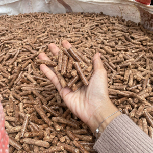 Granulés de bois durables de qualité supérieure pour le chauffage à l'énergie propre et les solutions biomasse industrielles par Merades, de l'Indonésie vers les acheteurs américains - Product Image 1