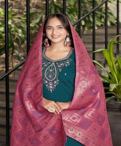 FANCY GEORGETTE BORDADO SECUENCIA TRABAJO TOP BOTTOM CON DUPATTA FESTIVE WEAR PRECIO AL POR MAYOR ROPA ÉTNICA - Product Image 3