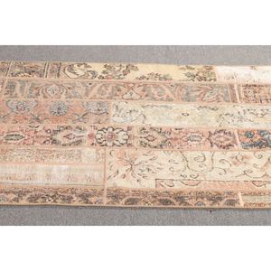 Tapis turc 2,8 x 8,9 pieds, petit tapis vintage, tapis marron à motifs floraux arc-en-ciel - Product Image 3