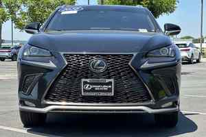 Lexus NX 300 SUV d'occasion en excellent état - Product Image 2