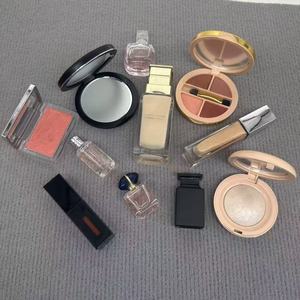 Maquillaje Profesional de Lujo al por Mayor de Larga Duración que Incluye Sombra de Ojos, Rubor, Lápiz Labial, Base y Polvo - Product Image 6