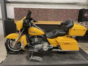 Harley-Davidson d'occasion 2013 ®   FLHX - Street Glide ®   disponible à la vente - Product Image 4