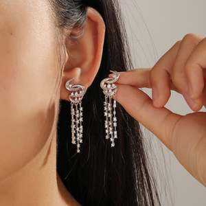 ต่างหูแฟชั่นรูปน้ำตกหมุนวน Jeulia - Product Image 4
