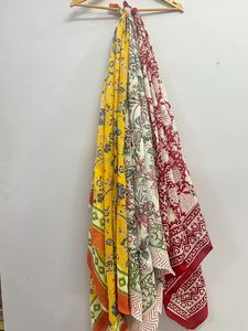 Vente en gros de sarongs paréo d'été de couleur organique imprimés en bloc à la main, teinture végétale naturelle; châles traditionnels en tissu faits à la main - Product Image 3