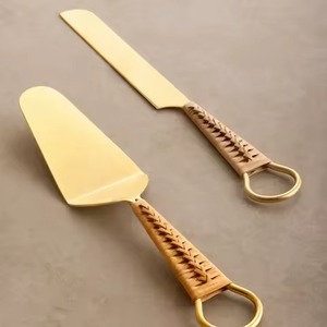 Juego de Servidores de Pastel de Metal con Diseño de Hojas de Latón, Duradero y Ecológico para Bodas y Cumpleaños - Product Image 4