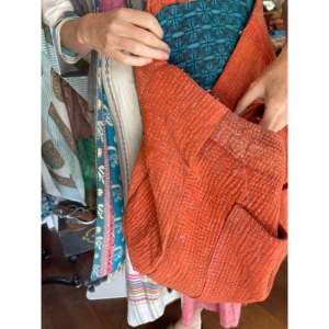 Bolso Tote Kantha Vintage Hecho a Mano en Color Mandarina con Forro de Algodón Bordado, Lavable para Uso Diario en Verano, Otoño e Invierno - Product Image 4