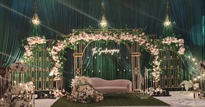 Arches en métal de style fenêtre de scène de mariage créatives Panneaux en métal de scène de mariage magnifiques supports en métal doré de mariage - Product Image 2