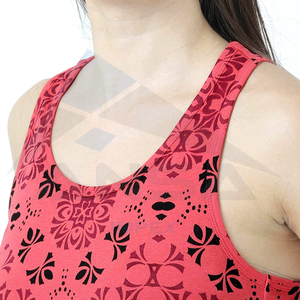 Camiseta sin mangas de algodón transpirable para mujer, novedad de 2024, estampado de sublimación rojo personalizado de alta calidad, longitud corta para invierno - Product Image 4