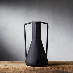 Nuevo florero de hierro, gran oferta, maceta de jardín de Metal con asa, florero de mesa moderno con recubrimiento de polvo negro mate a la venta - Product Image 4