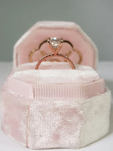 2.50 Ct Allongé Coussin Taille Moissanite Diamant Hidden Halo Solitaire Bague de Fiançailles en Or Blanc Cadeau de Luxe pour les Femmes - Product Image 3