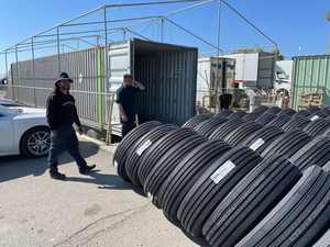 Pneus de camion semi-remorque robustes certifiés GCC, neufs, sans chambre à air, diagonaux 295/75R22.5, vente en gros - Product Image 2