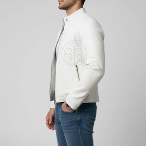 Elegante Chaqueta de Invierno para Hombre en Cuero de Vaca Repujado, con Logotipo Frontal, Corte Elegante, Diseño Ecológico Personalizable, Características Personalizables - Product Image 3