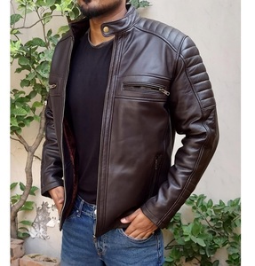 Veste en cuir de vachette Vintage classique pour hommes fabriquée avec une fermeture à glissière à texture robuste et un appel de conception Streetwear intemporel - Product Image 3