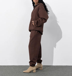 Sudadera con Capucha de Color Sólido para Mujer, Talla Grande, Color Marrón Oscuro, con Cordón, Bolsillo Tipo Canguro, Estilo Urbano Minimalista - Product Image 3