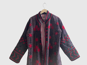 Velvet Plus Size Women'<b>s</b> Jacket Mandarin Collar Full Sleeve Hand Embroidered Floral Pattern Long Coat Winter Wear - Product Image 3