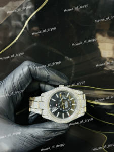 Montre en acier inoxydable glacé, cadran noir avec date, design élégant, luxe, diamants de laboratoire VVS, légère, unisexe - Product Image 2