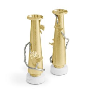 <b>Gold</b> tone metal <b>candle</b> holder with geometric design perfect for contemporary living room or luxury themed events - Product Image 3