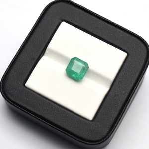 พลอยเทียมสีเขียวธรรมชาติ3.90 CT พลอยพลอยเทียมสีเขียวแซมเบียมรกตรูปสี่เหลี่ยมจัตุรัสแปดเหลี่ยม8.5มม. - Product Image 4
