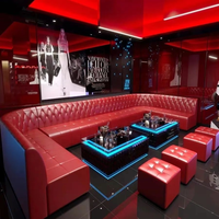 Conjunto de Asientos de Lujo para Club con Luces LED, Sofá de Cuero, Banqueta Modular, Mesa de Bar VIP y Otomana para KTV, Discoteca o Salón