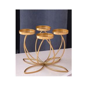 Grand bougeoir moderne en métal au design géométrique idéal pour les hôtels de luxe, les salles de banquets et les intérieurs élégants et contemporains - Product Image 1