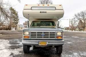 Camión Coleccionable Usado 1986 For-rd XLT Lariat 4x4 VintagePower DurableStrength en Venta - Product Image 2