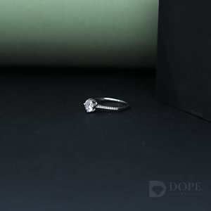 Anillo unisex de moissanita para acero inoxidable chapado en oro de 14KT con diseño exclusivo de moda para cada ocasión - Product Image 3