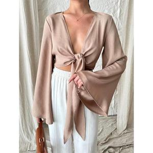 เสื้อผ้าลินินผู้หญิงแขนสไตล์สเปนพร้อมดีเทลผูกโบว์สีน้ำตาล - Product Image 1