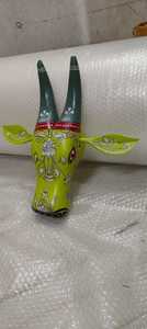 Cabeza de vaca de madera pintada a mano hecha a medida, ideal para usar como decoración del hogar y adecuada para revender en tiendas caseras - Product Image 6