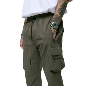 Pantalon Cargo Vert Olive Streetwear Moderne Poignets de Cheville Réglables Taille Élastique Tissu Durable Poches Cachées Zippées Coupe Élégante - Product Image 4