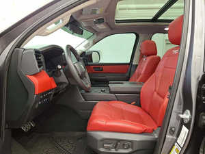 SUV ultra-luxe 2024 automatique 7 places 4x4 avec toit ouvrant panoramique et caméra arrière 360° - Product Image 4