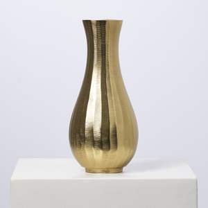 Jarrón de aluminio hecho a mano con detalles artísticos y superficie metálica Lisa ideal para arreglos florales y estilismo interior - Product Image 5