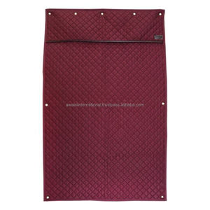 Cortina acolchada premium para establo de caballos con ventana de malla, separador de establo transpirable e impermeable para establos ecuestres - Product Image 1