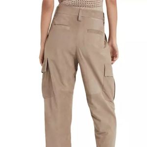 Pantalon cargo en cuir pour femme confortable et tendance-de haute qualité, durable et parfait pour une tenue décontractée - Product Image 3