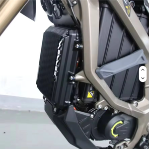 Bicicleta Eléctrica Sur Ron Ultra Bee Edición Negra 2025 de 21kw con Espejos Retrovisores - Product Image 4