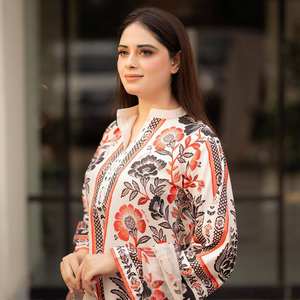 Conjunto de ropa de fiesta tradicional de diseñador Salwar Kameez con función de secado rápido Top y pantalones de crepé natural - Product Image 4