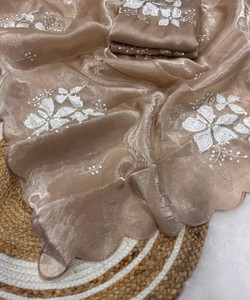 DERNIÈRE SÉQUENCE DE SOIE AVEC SCALPING BORDER WORK SAREE AVEC BLOUSE NON COUCHÉE VÊTEMENT DE FÊTE PRIX DE GROS VÊTEMENT ETHNIQUE - Product Image 6