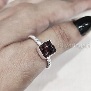 Joyería de piedra áspera, anillo de mujer, granate Natural, piedra preciosa cruda, piedra natal de enero, joyería de banda trenzada, anillo de Plata de Ley 925 - Product Image 4