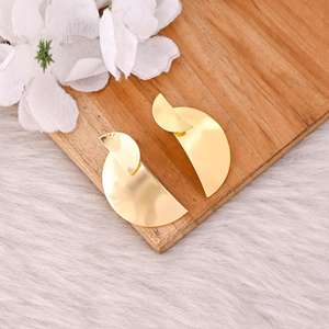 Pendientes de Botón de Latón de Alta Calidad Chapados en Oro, Pendientes de Moda para Boda, Pendientes de Diseñador Hechos a Mano para Mujer, Fabricante Mayorista - Product Image 5