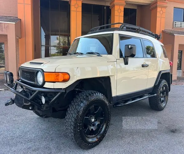 VENTE RAPIDE TOYOTA FJ CRUISER 4WD À VENDRE PORTE LIVRAISON RAPIDE