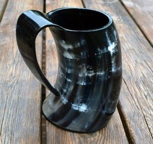 Exportador indio ofrece tazas Vicking de cuerno de búfalo pulidas únicas, artesanías naturales respetuosas con el medio ambiente a precios bajos a granel - Product Image 1