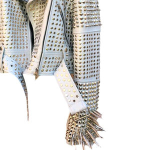 Nuevo diseño elegante chaqueta de cuero rojo con tachuelas para mujer chaqueta de cuero corta de estilo callejero de invierno de alta calidad para mujer - Product Image 5