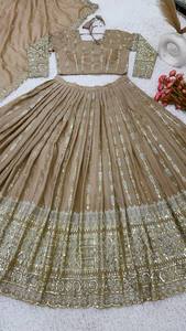 Dernier concepteur lourd Chinon soie broderie séquence travail Lehenga Choli par FabZone - Product Image 2