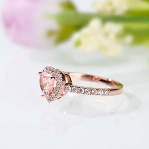 Anillo Jeulia con Incrustaciones de Plata de Ley y Morganita Sintética en Corte Corazón, Chapado en Oro Rosa - Product Image 6