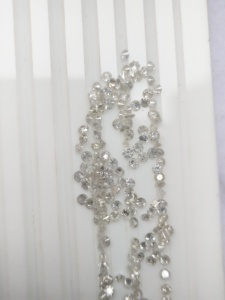 I3 Qualité 2MM Diamant Blanc Naturel Pierres Précieuses En Vrac Facettes en G à H Gamme de Couleurs Pierres Précieuses - Product Image 3