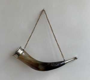 TAQI CRAFT Cor à boire en corne de buffle polie avec détail en laiton Nouveau style Verre religieux et nob en laiton - Product Image 3