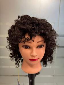 Peluca de Cabello Humano con Frente Ondulado Natural, Tamaño de Gorra Mediano Ajustable, Uso Profesional en Salón, al Mejor Precio al por Mayor - Product Image 2