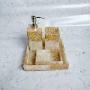 Ensemble de salle de bain élégant en résine au design fait main pour la décoration de couverts à très faible coût - Product Image 5