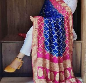 Premium Georgette Banarasi Bandhej Gharchola Dupattas Femme Art Soie Tout Imprimer Banarasi Dupatta Multicolore Châle Traditionnel - Product Image 2