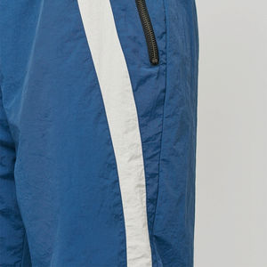 2025กางเกงวิ่งออกกำลังกายขาสั้นแบบมีซิปกันน้ำผ้าโพลีเอสเตอร์น้ำหนักเบาแห้งเร็ว - Product Image 4