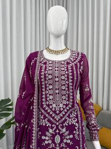 Ensemble Sharara Gharara Kurti en broderie indienne, tissu Georgette, pour occasions spéciales, fête, vêtements ethniques personnalisés - Product Image 3
